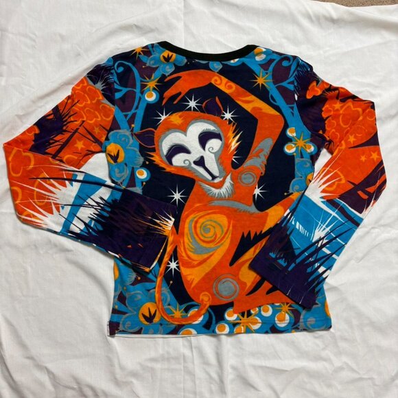 Hayes graphic long sleeve top with a bold graphic print - Picture 4 of 6